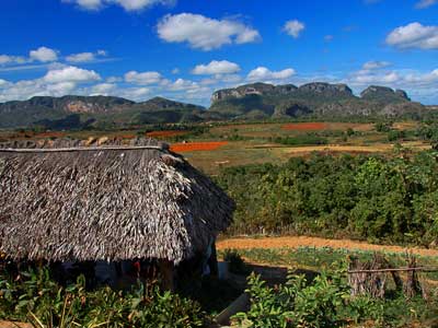 Panorama cubain Les Mogottes Vinales